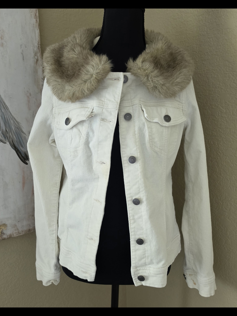Bandolinoblu Cream Jean Jacket with Removeable Faux Fur Collar